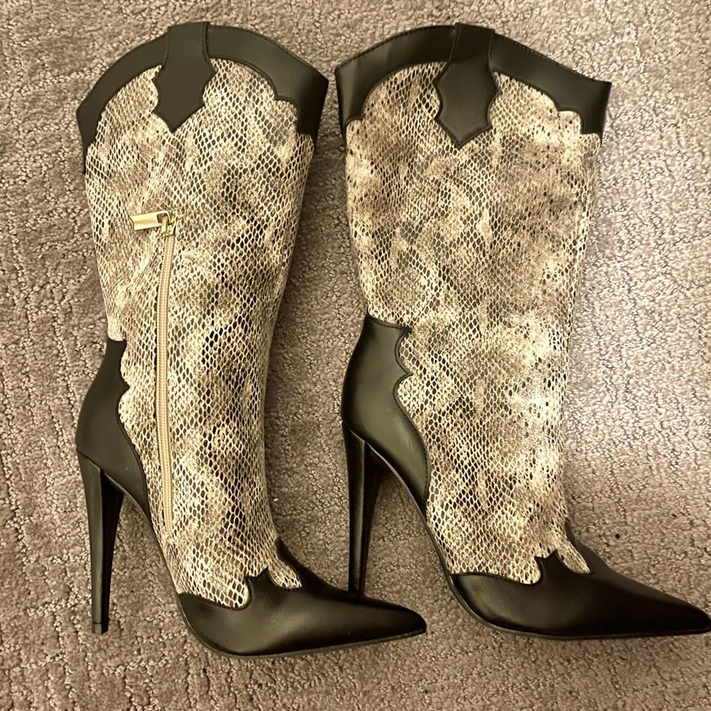 Brand new boots! Never worn sz 6 but fit like 5